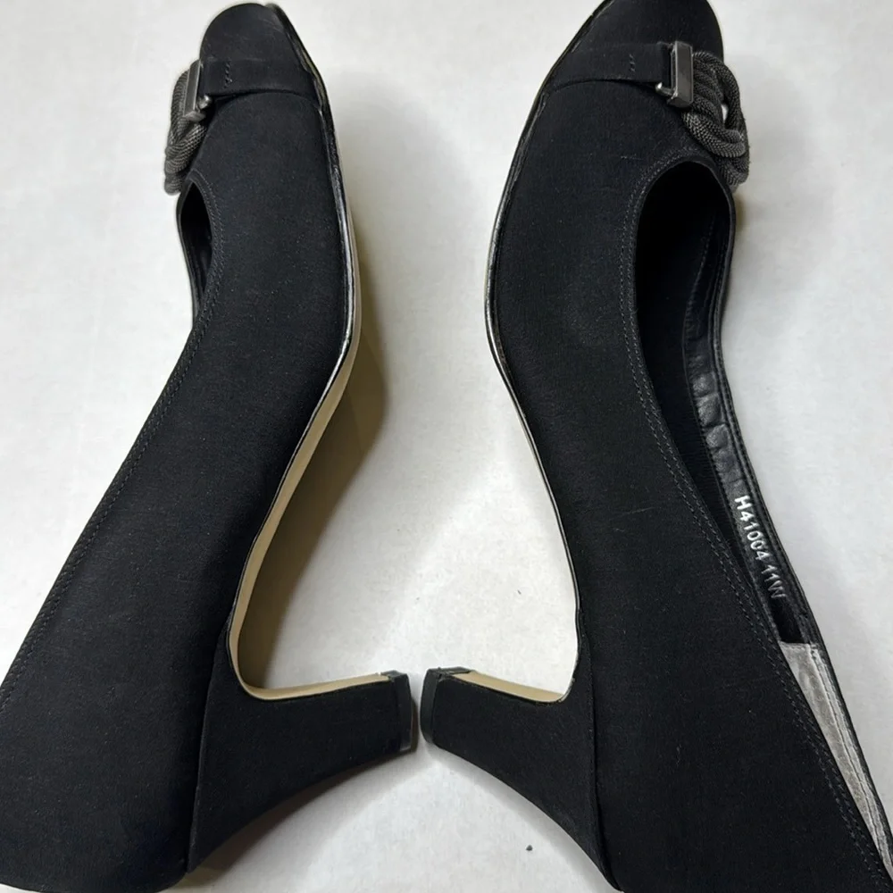 Ros Hommerson black pumps size 11 wide